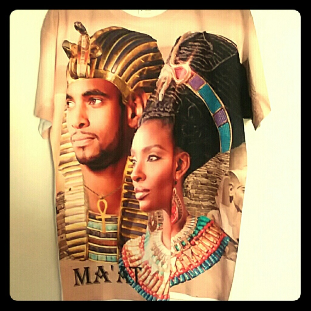 Urban Print T-shirt (NWOT)